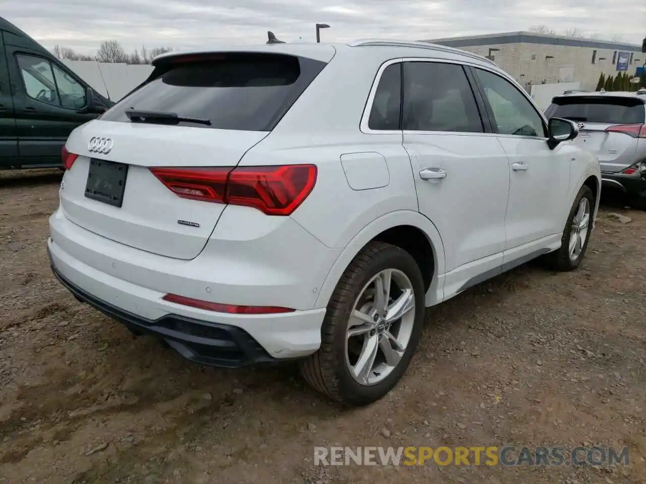 4 Photograph of a damaged car WA1FECF3XL1107502 AUDI Q3 2020