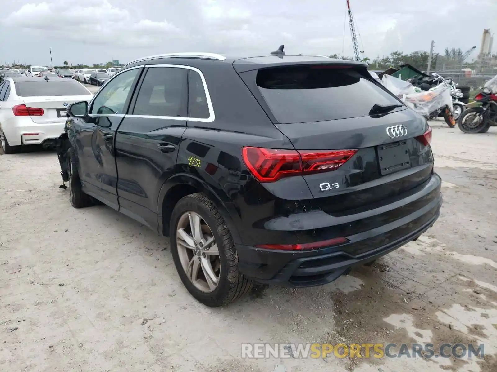 3 Photograph of a damaged car WA1FEDF30L1023484 AUDI Q3 2020