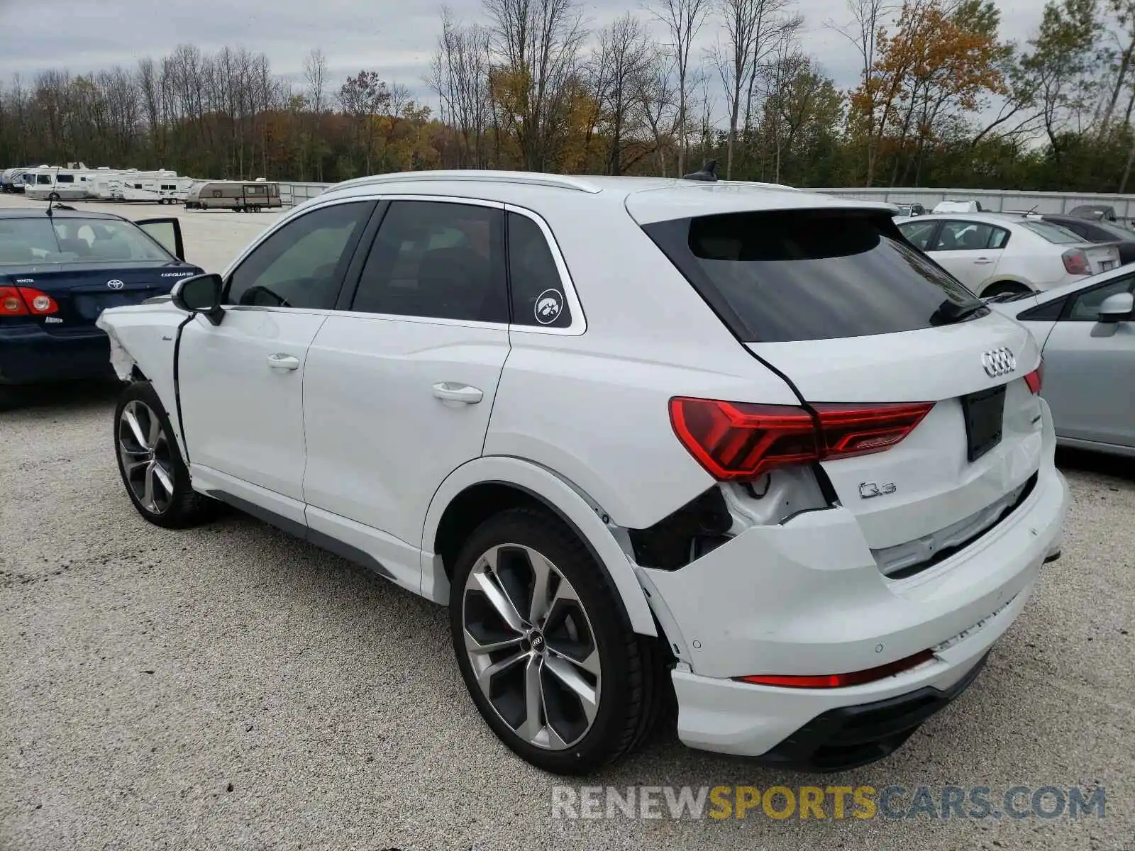 3 Photograph of a damaged car WA1FEDF30L1083006 AUDI Q3 2020