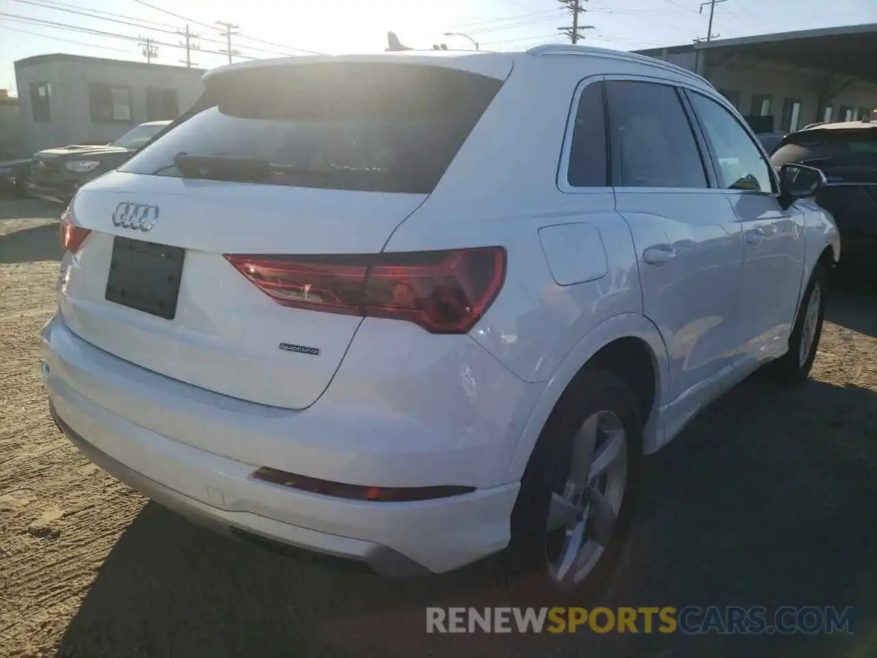 4 Photograph of a damaged car WA1AUCF30M1067767 AUDI Q3 2021