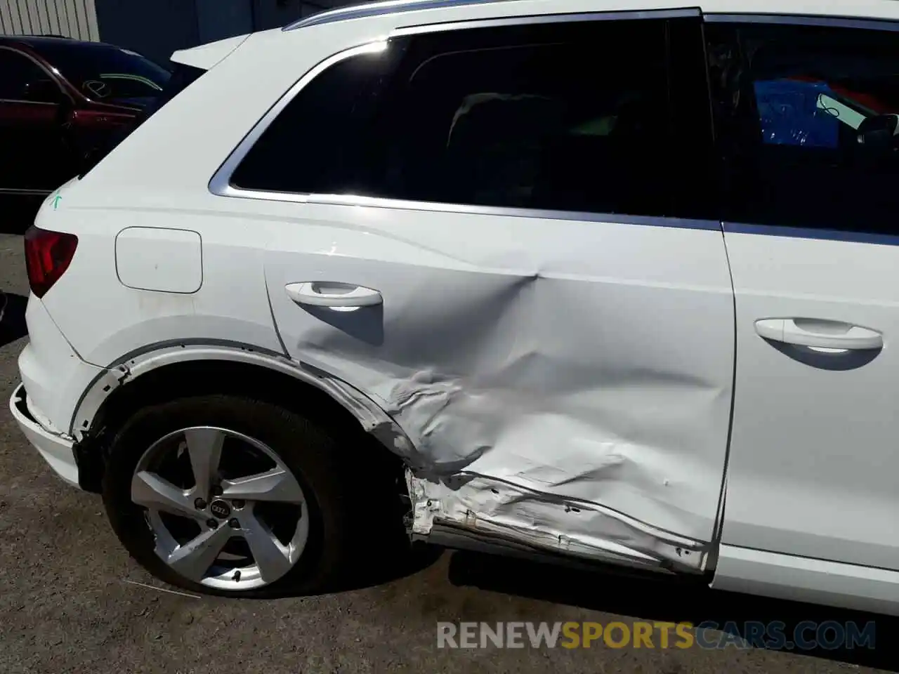 9 Photograph of a damaged car WA1AUCF30M1097495 AUDI Q3 2021