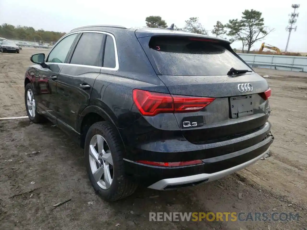 3 Photograph of a damaged car WA1AUCF30M1102887 AUDI Q3 2021