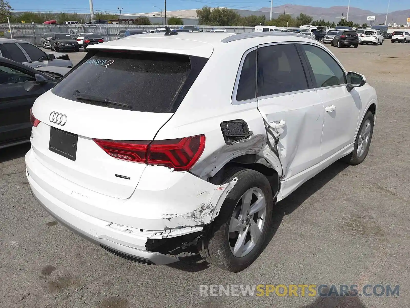 4 Photograph of a damaged car WA1AUCF31M1061721 AUDI Q3 2021