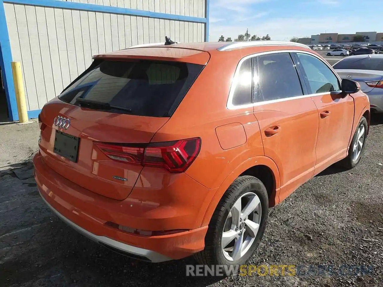 4 Photograph of a damaged car WA1AUCF31M1127538 AUDI Q3 2021