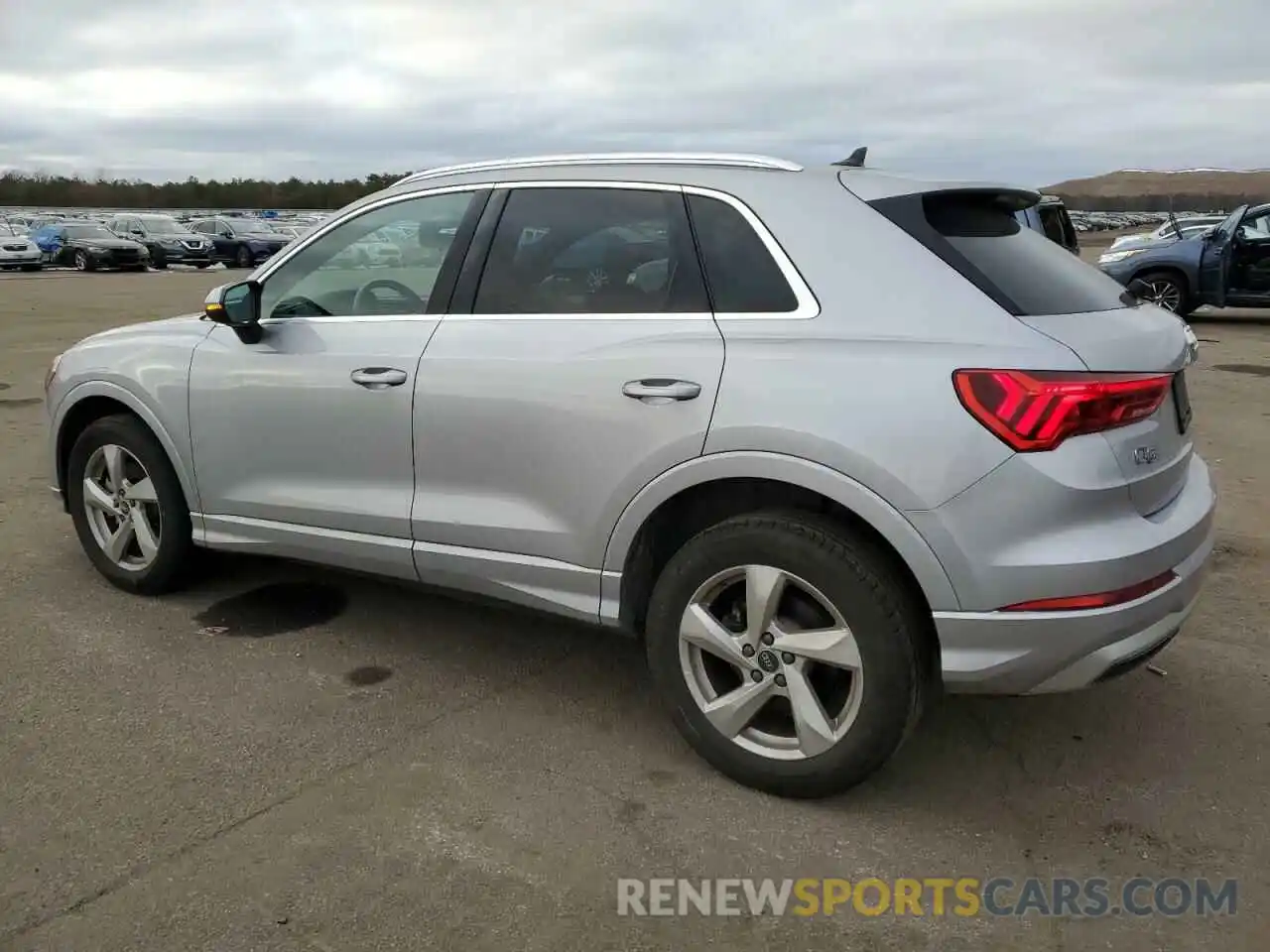 2 Photograph of a damaged car WA1AUCF31M1128334 AUDI Q3 2021