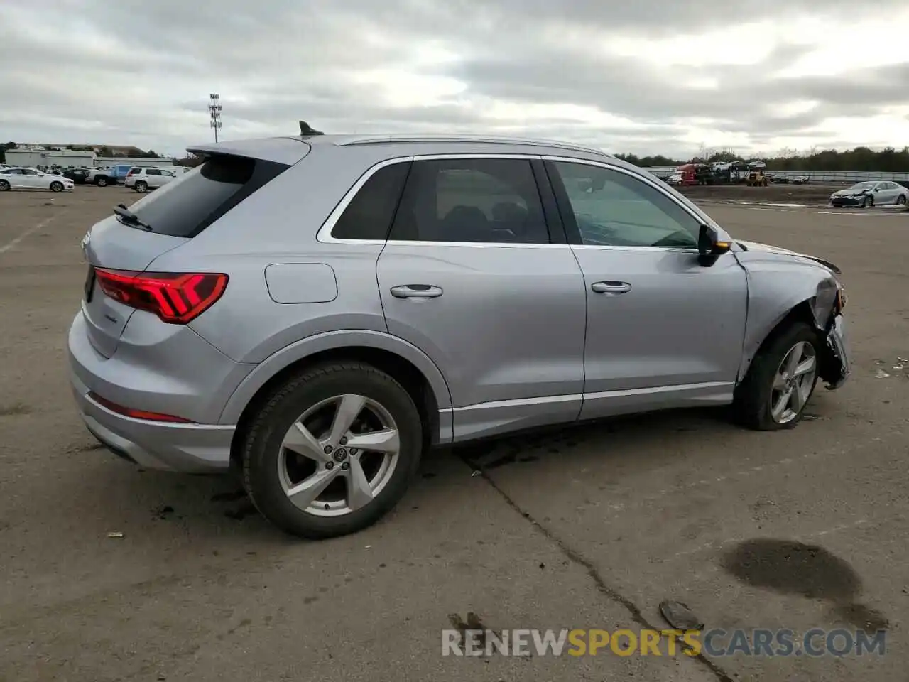 3 Photograph of a damaged car WA1AUCF31M1128334 AUDI Q3 2021