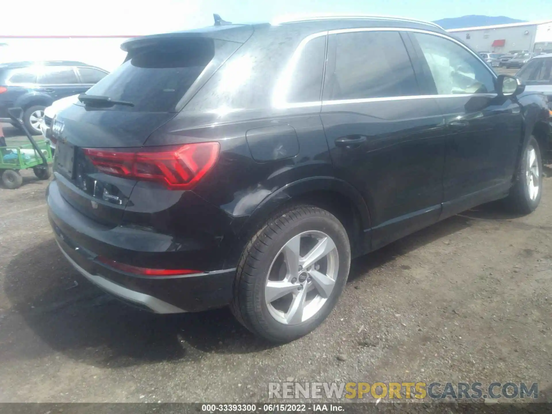 4 Photograph of a damaged car WA1AUCF32M1058696 AUDI Q3 2021