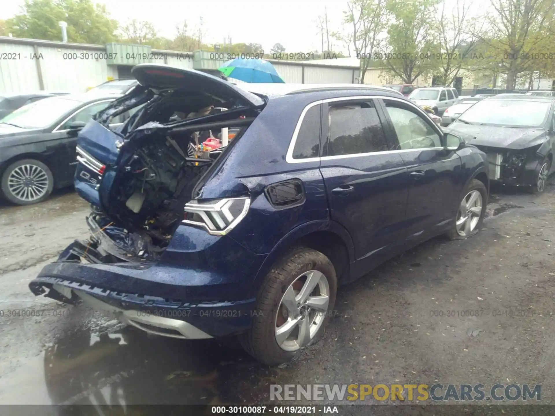 4 Photograph of a damaged car WA1AUCF32M1067298 AUDI Q3 2021