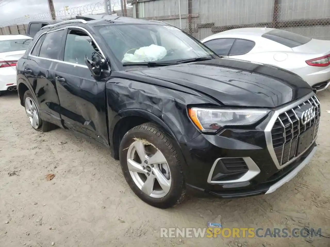 1 Photograph of a damaged car WA1AUCF32M1095554 AUDI Q3 2021