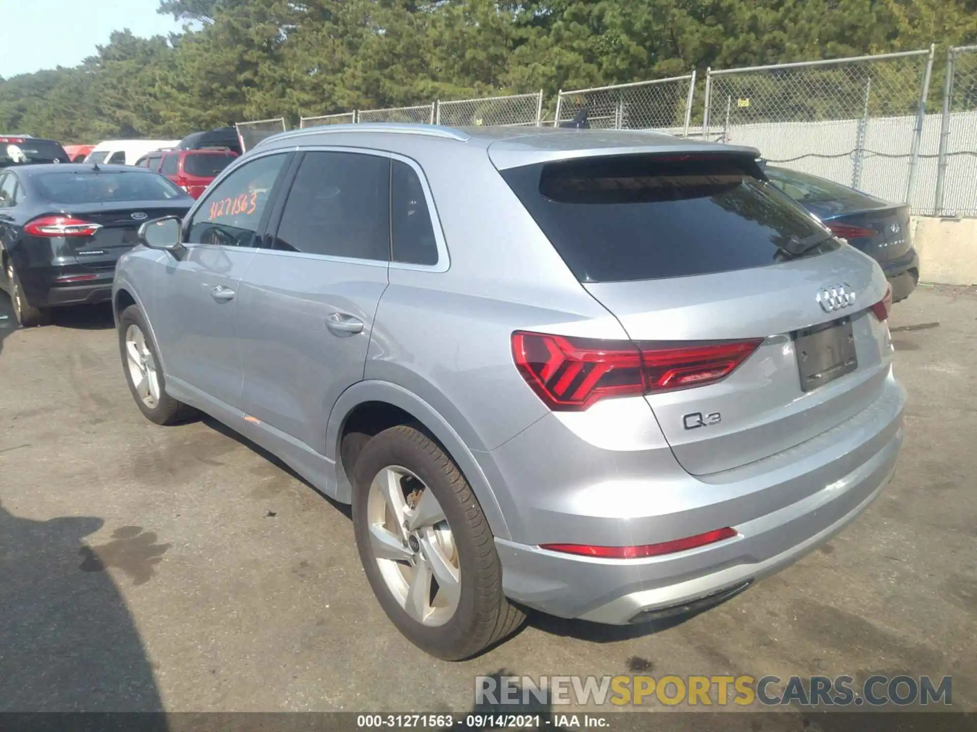 3 Photograph of a damaged car WA1AUCF32M1125832 AUDI Q3 2021