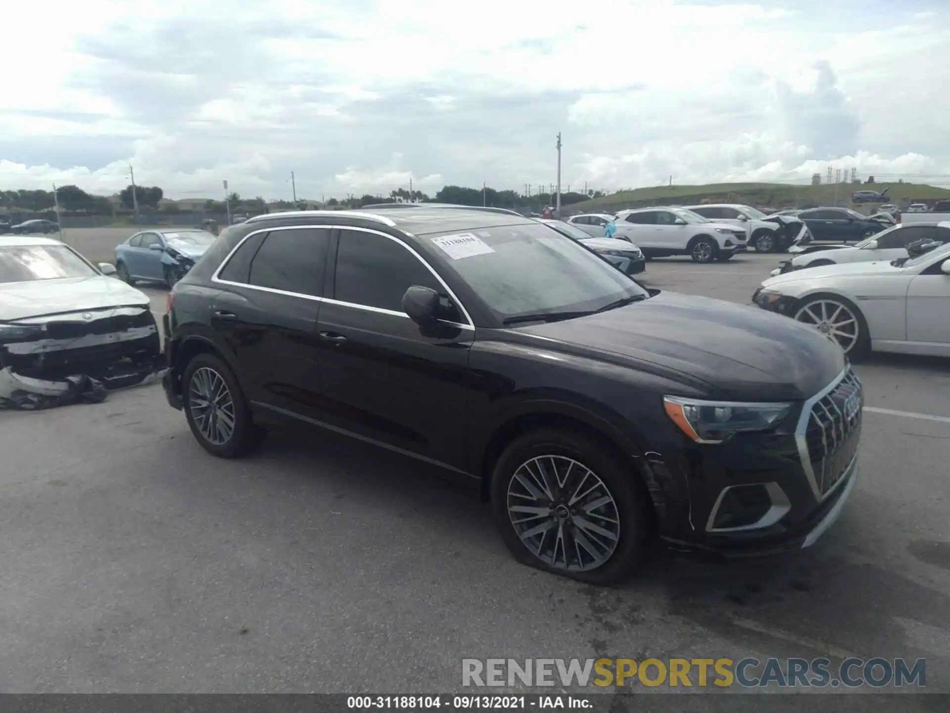 1 Photograph of a damaged car WA1AUCF32M1152237 AUDI Q3 2021