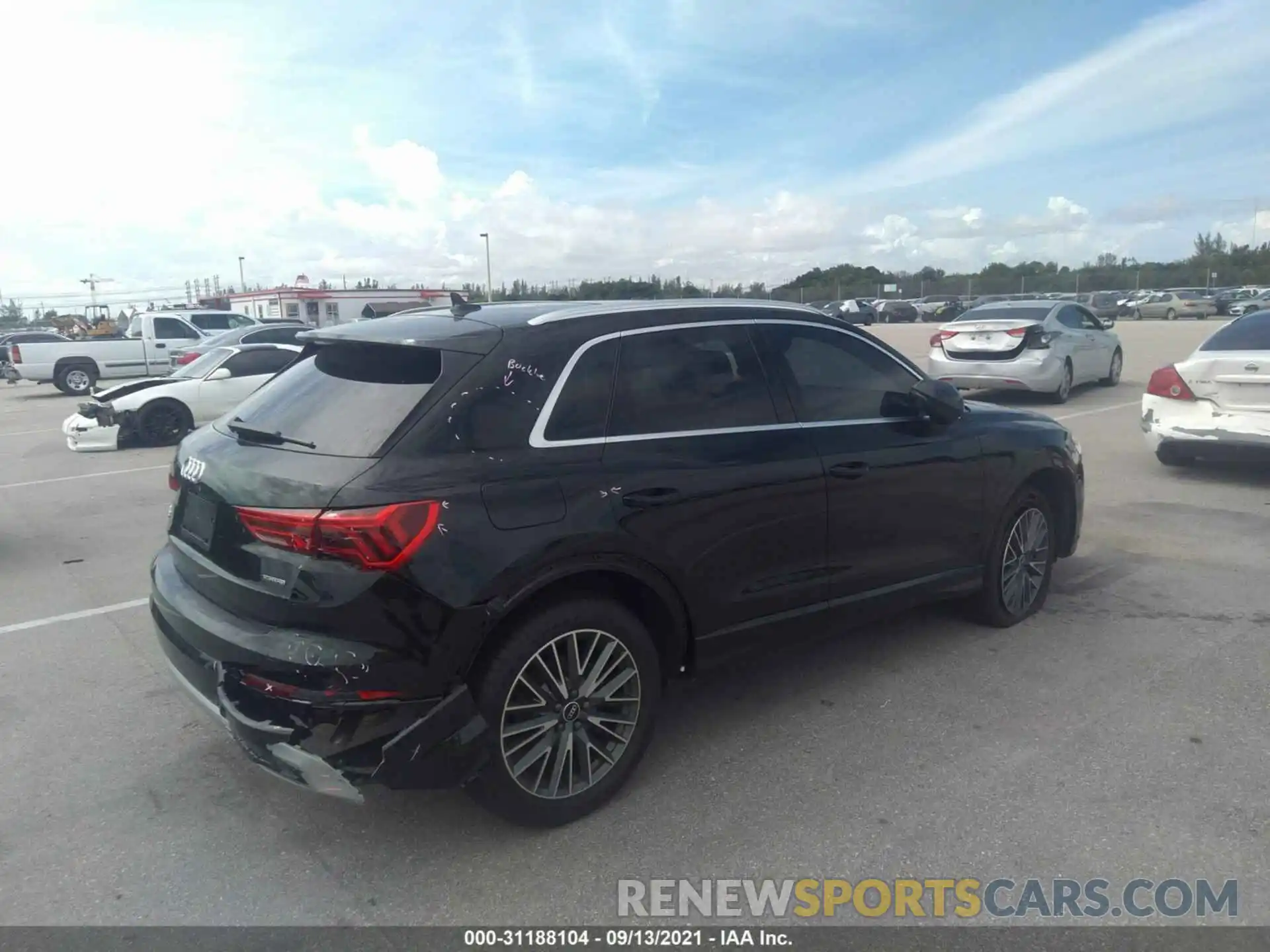 4 Photograph of a damaged car WA1AUCF32M1152237 AUDI Q3 2021