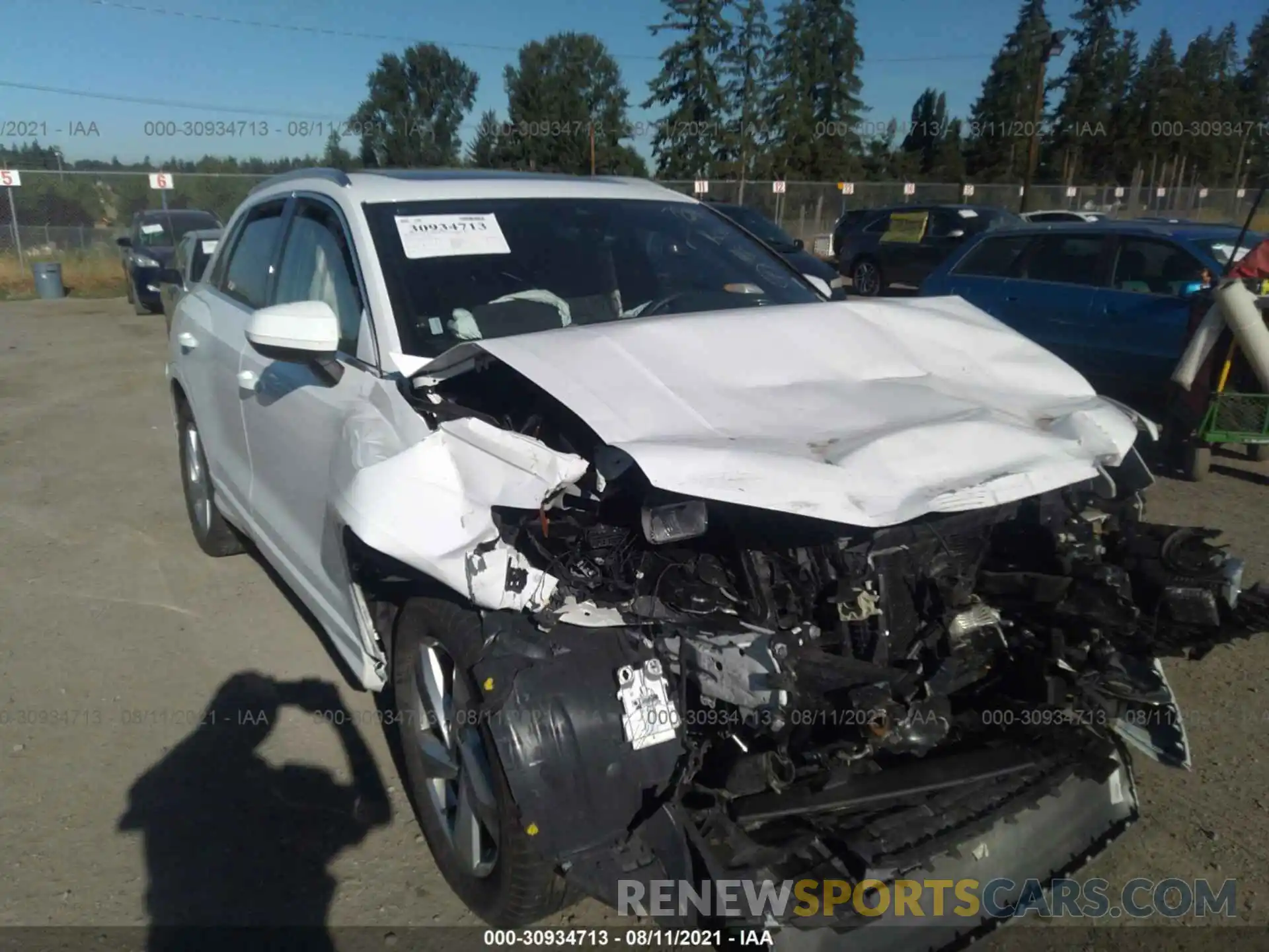 1 Photograph of a damaged car WA1AUCF33M1061445 AUDI Q3 2021