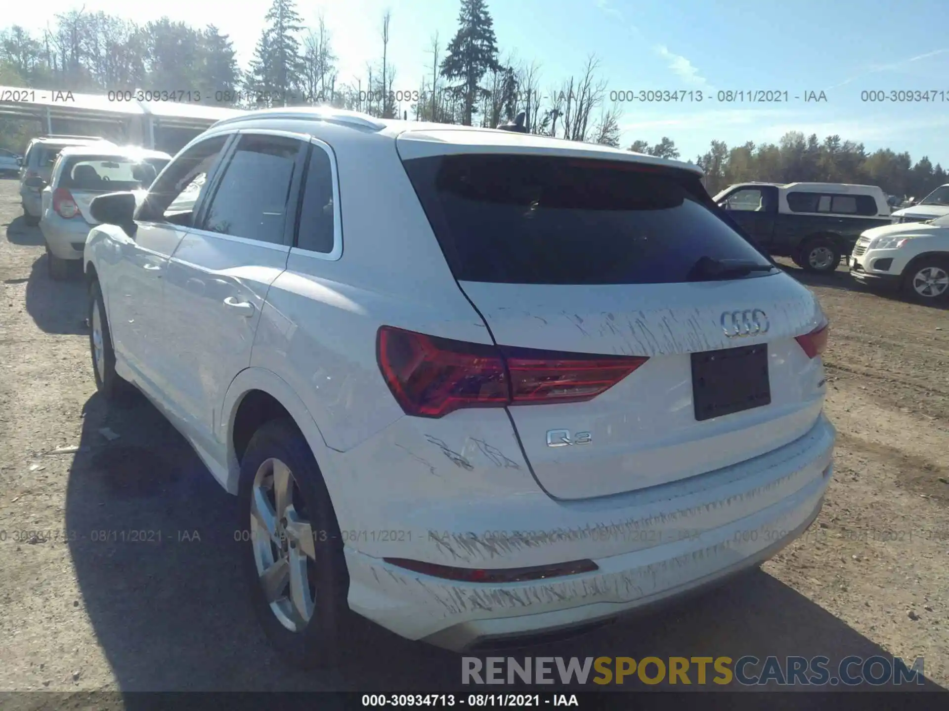 3 Photograph of a damaged car WA1AUCF33M1061445 AUDI Q3 2021