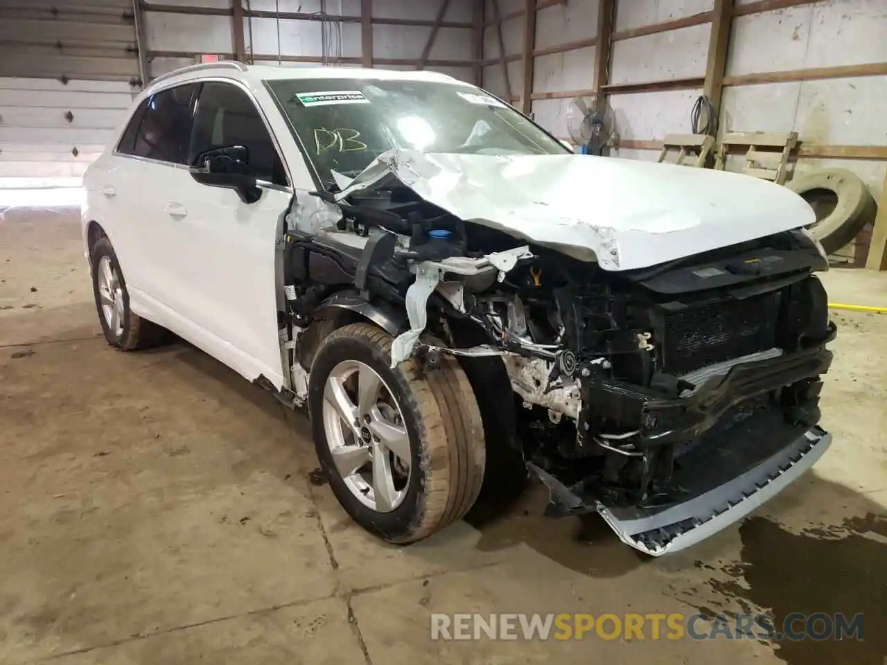 1 Photograph of a damaged car WA1AUCF33M1066323 AUDI Q3 2021