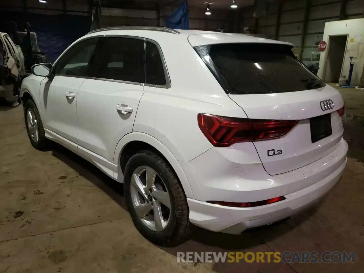 3 Photograph of a damaged car WA1AUCF33M1066323 AUDI Q3 2021