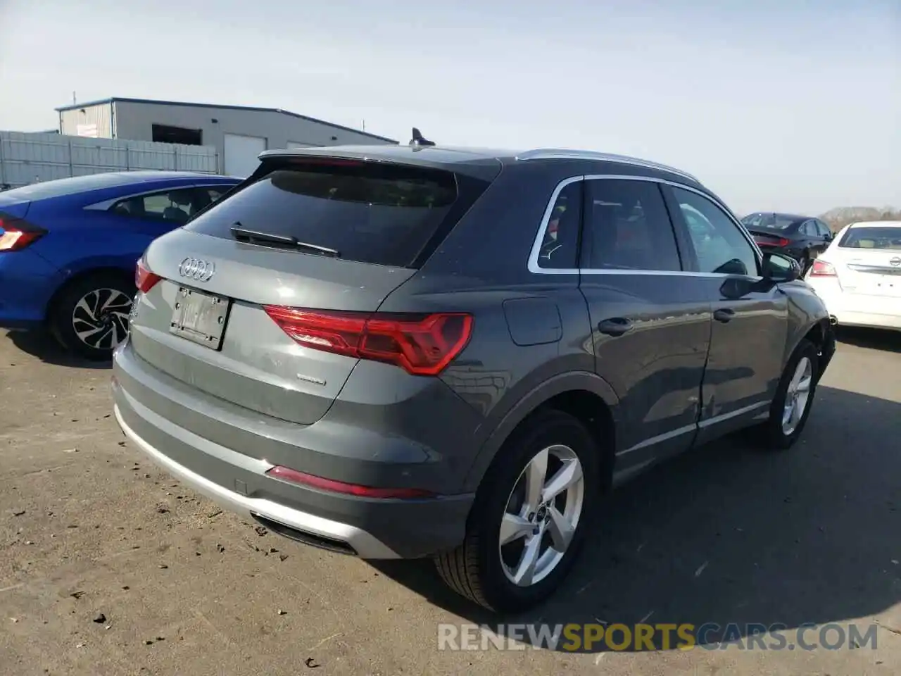 4 Photograph of a damaged car WA1AUCF33M1132921 AUDI Q3 2021