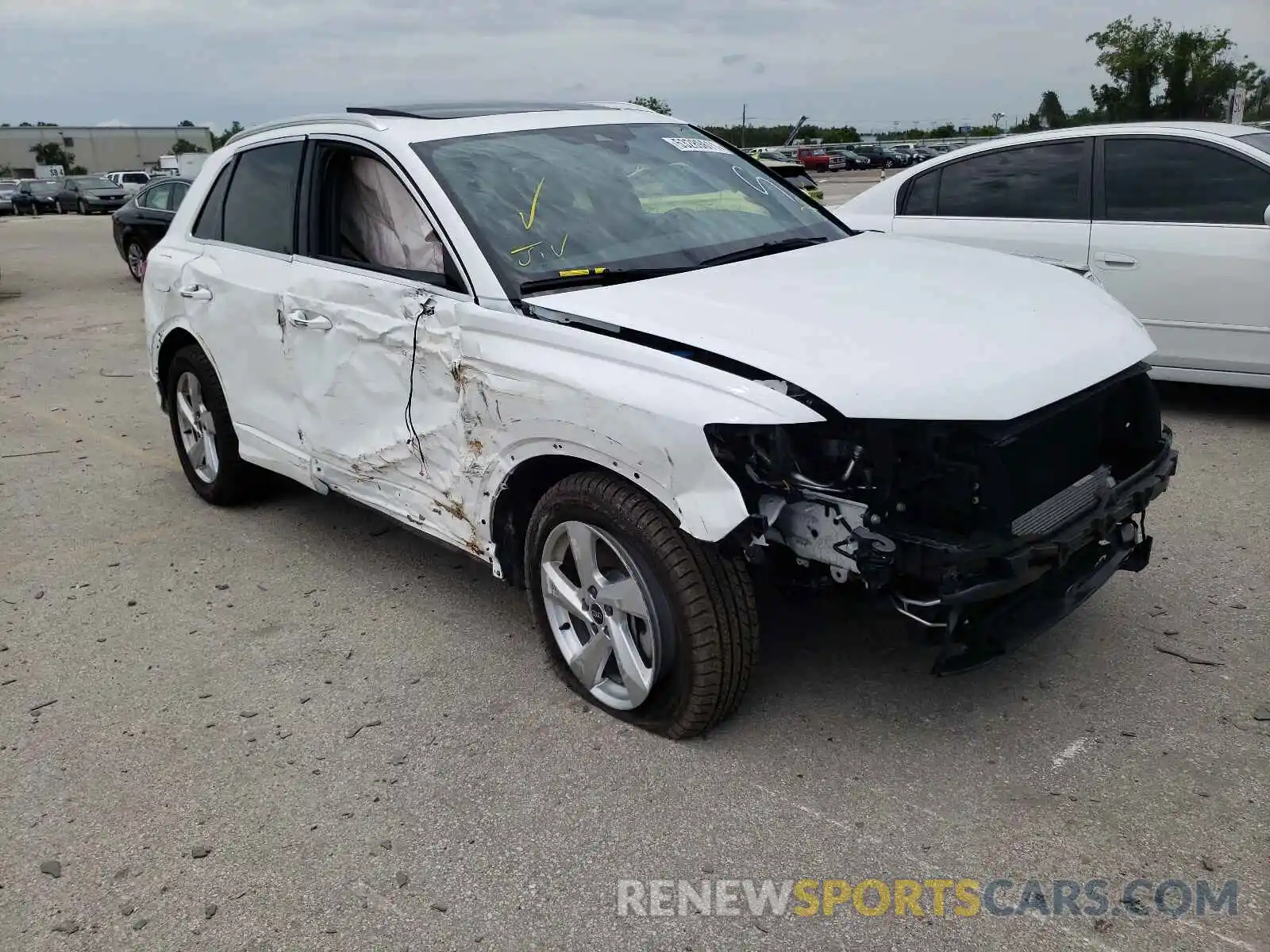 1 Photograph of a damaged car WA1AUCF34M1068579 AUDI Q3 2021