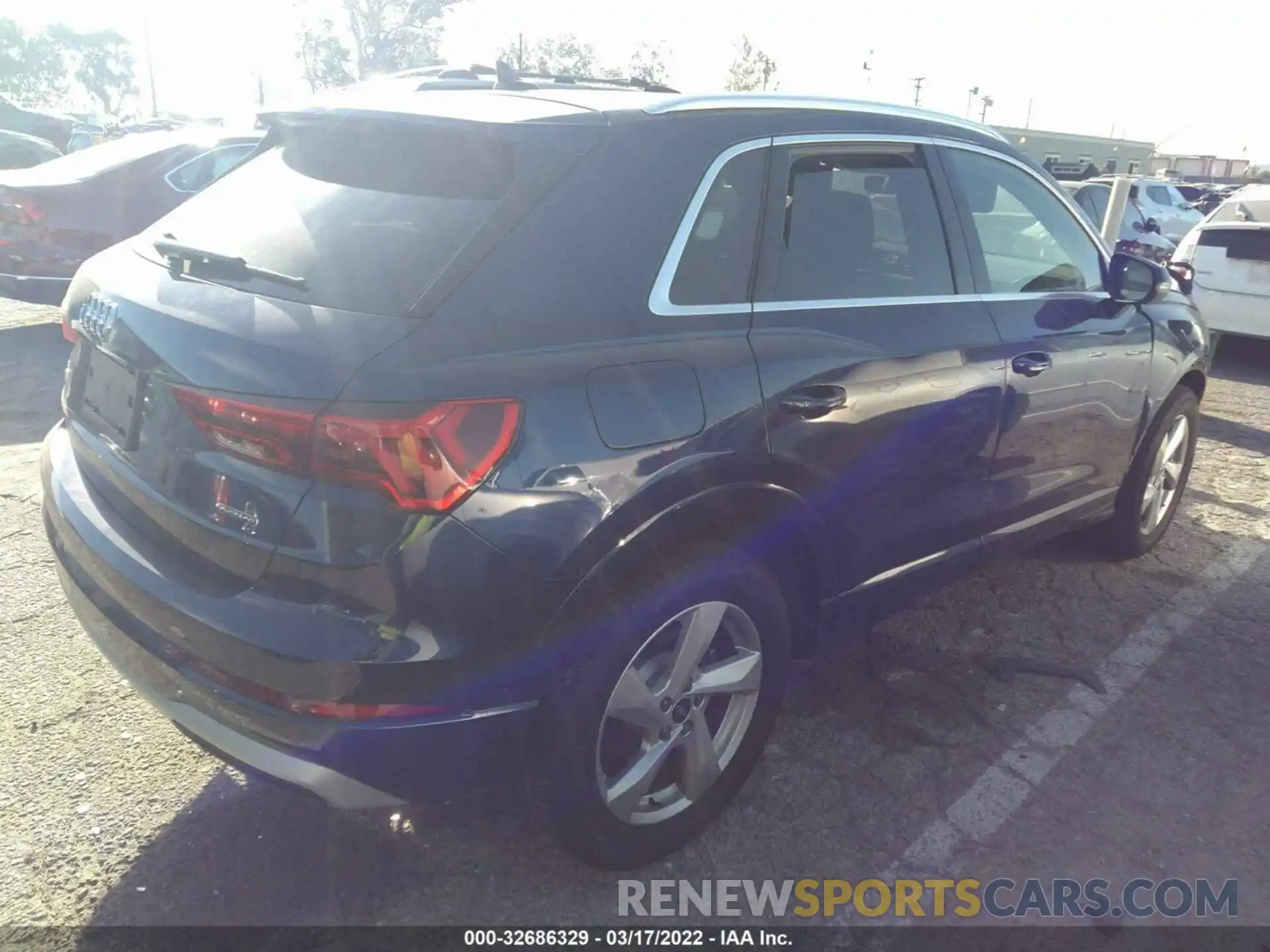 4 Photograph of a damaged car WA1AUCF34M1069943 AUDI Q3 2021