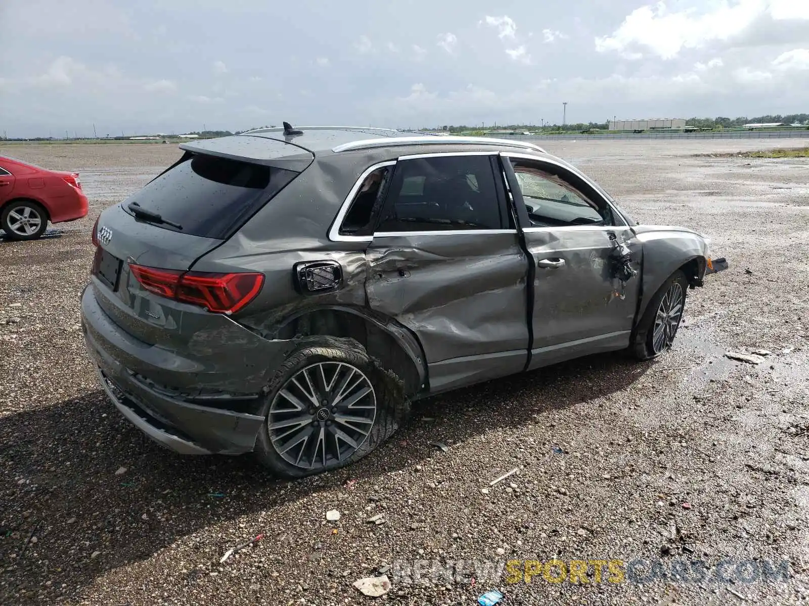 4 Photograph of a damaged car WA1AUCF34M1078979 AUDI Q3 2021