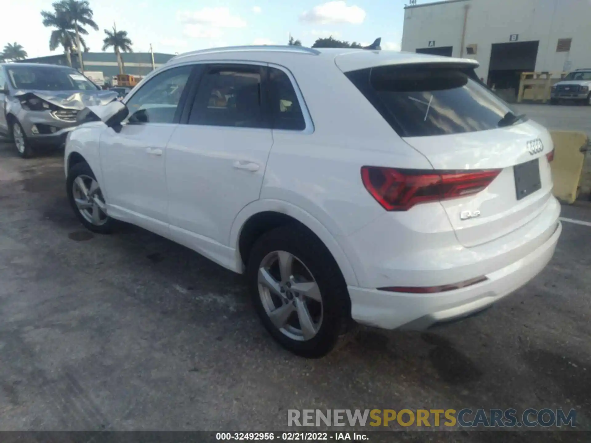 3 Photograph of a damaged car WA1AUCF34M1100351 AUDI Q3 2021