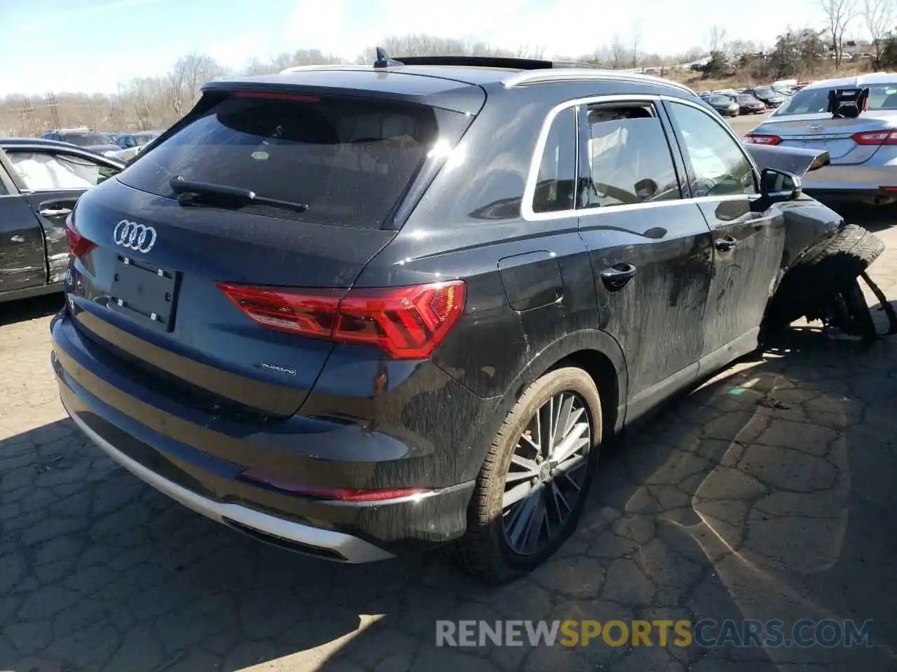 4 Photograph of a damaged car WA1AUCF34M1111771 AUDI Q3 2021