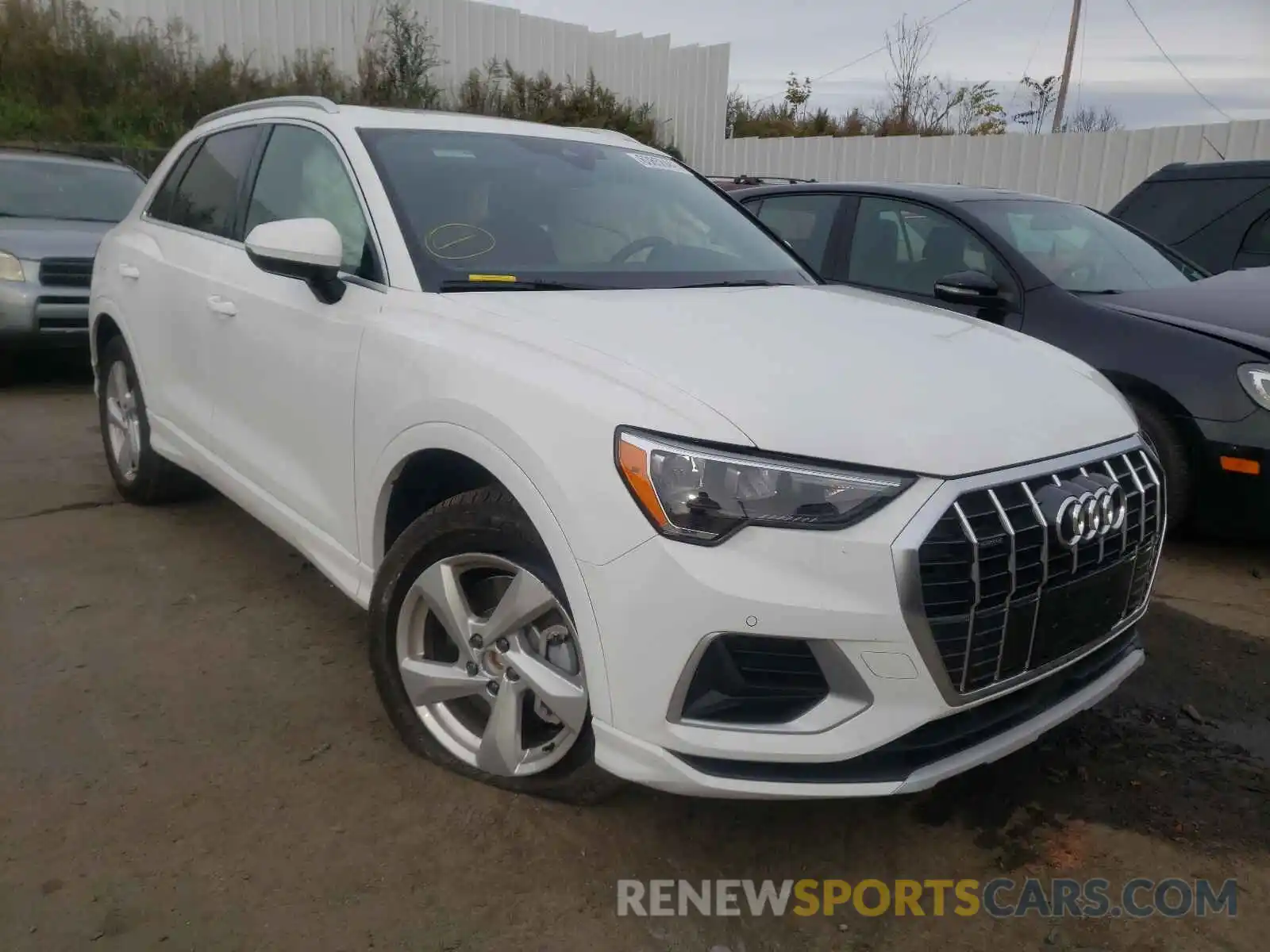 1 Photograph of a damaged car WA1AUCF34M1146133 AUDI Q3 2021