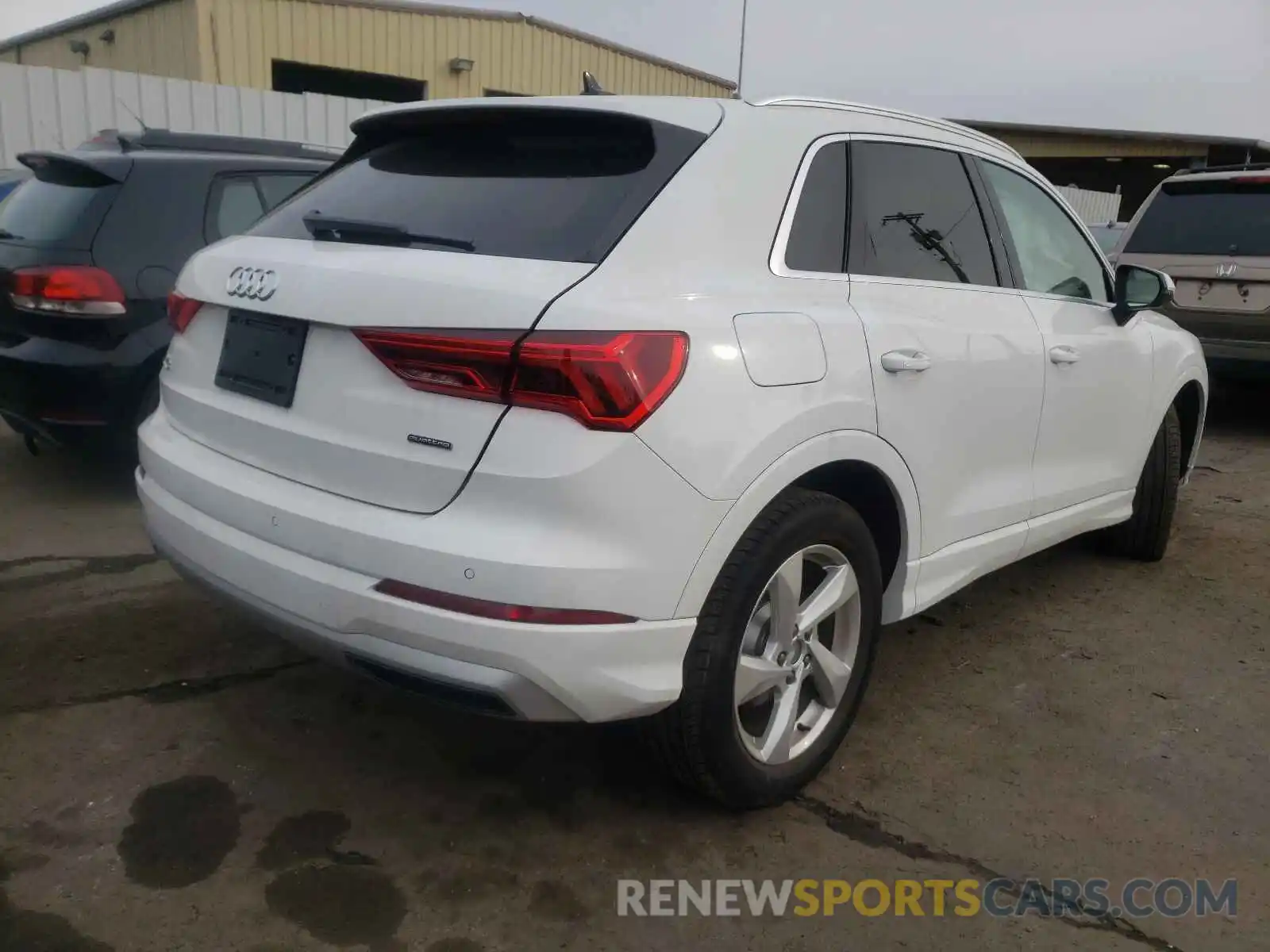 4 Photograph of a damaged car WA1AUCF34M1146133 AUDI Q3 2021