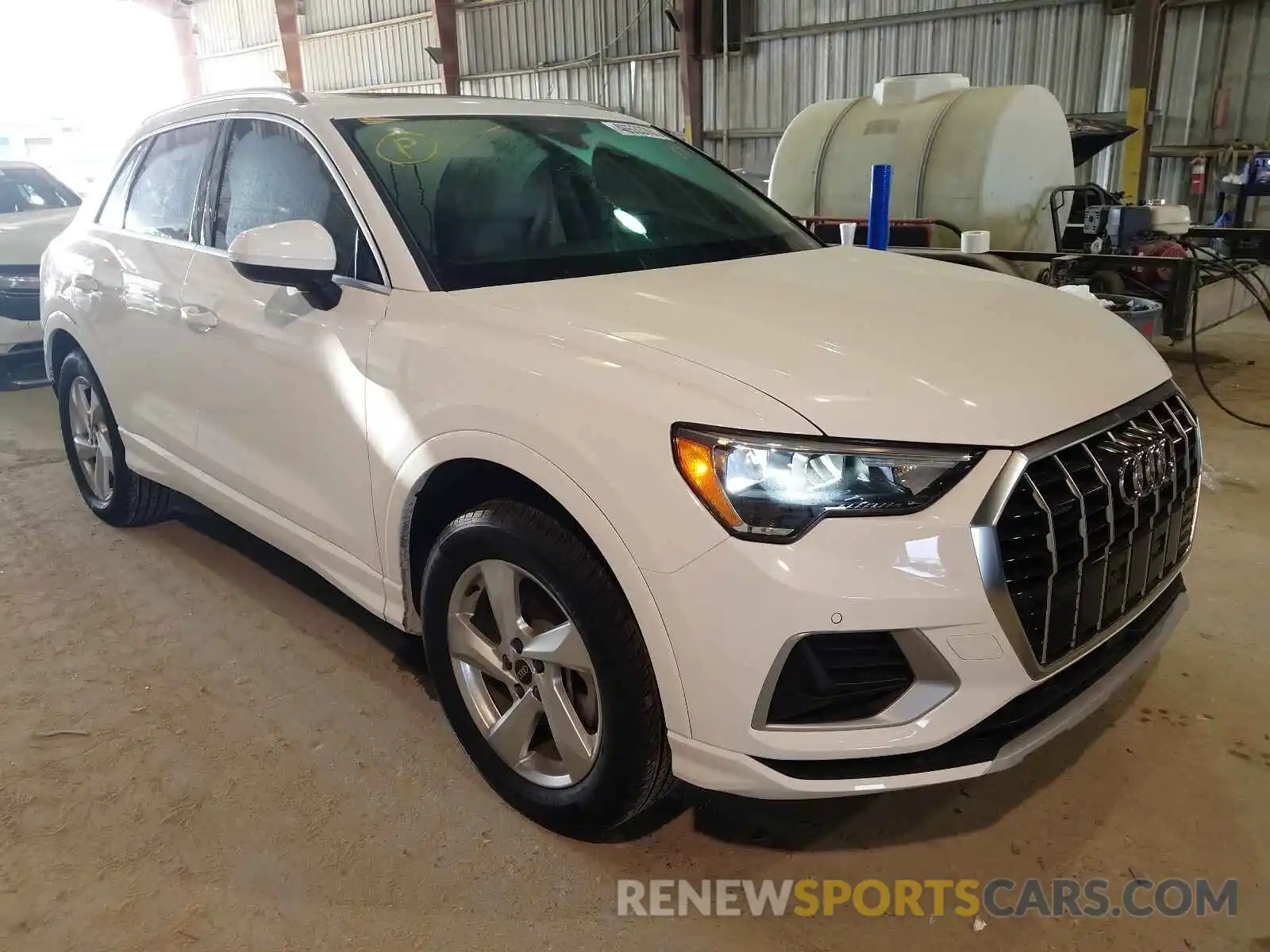 1 Photograph of a damaged car WA1AUCF35M1080336 AUDI Q3 2021