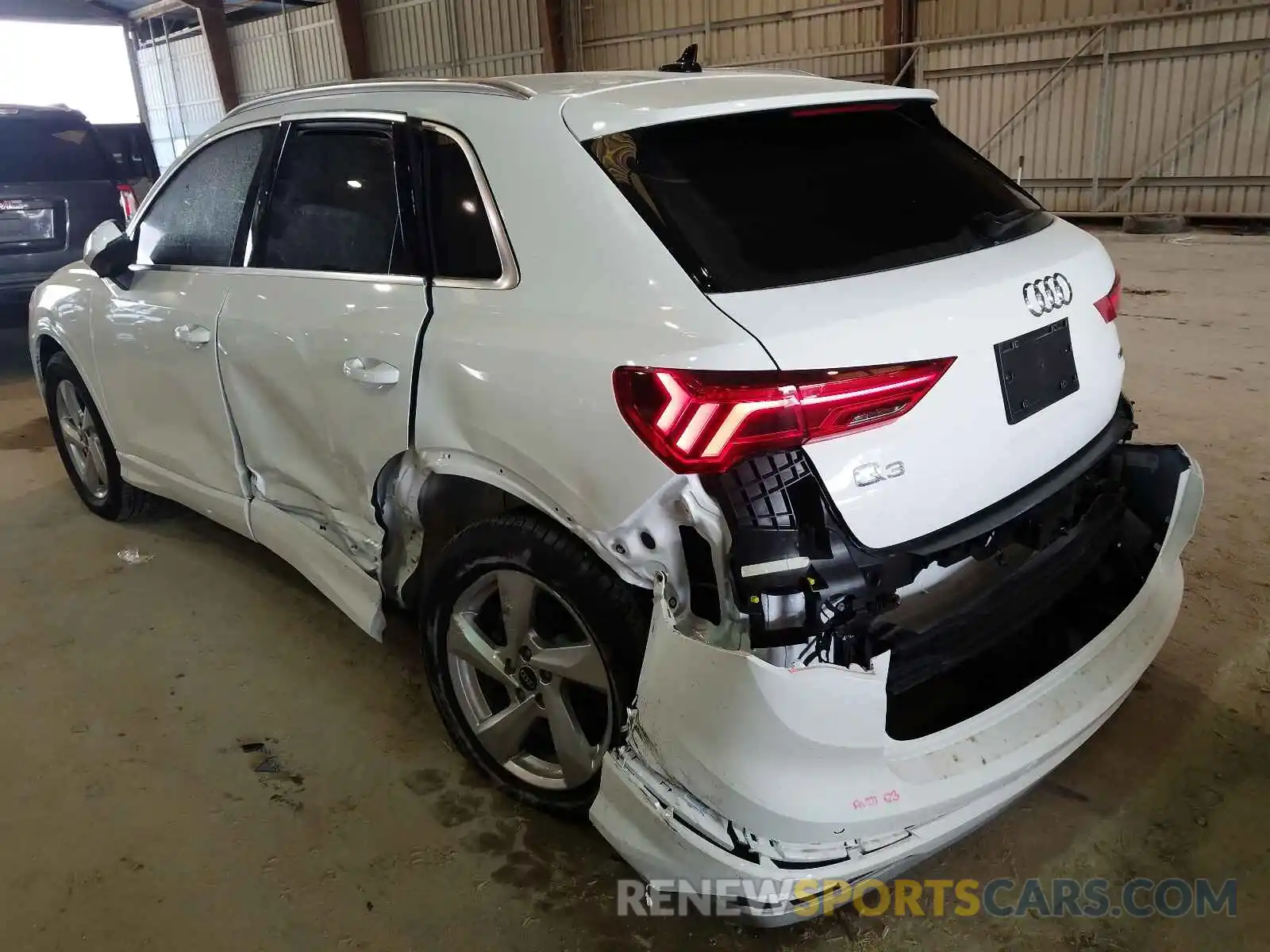 3 Photograph of a damaged car WA1AUCF35M1080336 AUDI Q3 2021