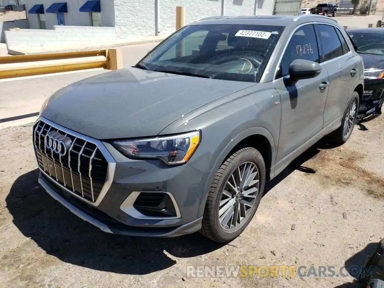 2 Photograph of a damaged car WA1AUCF35M1082653 AUDI Q3 2021