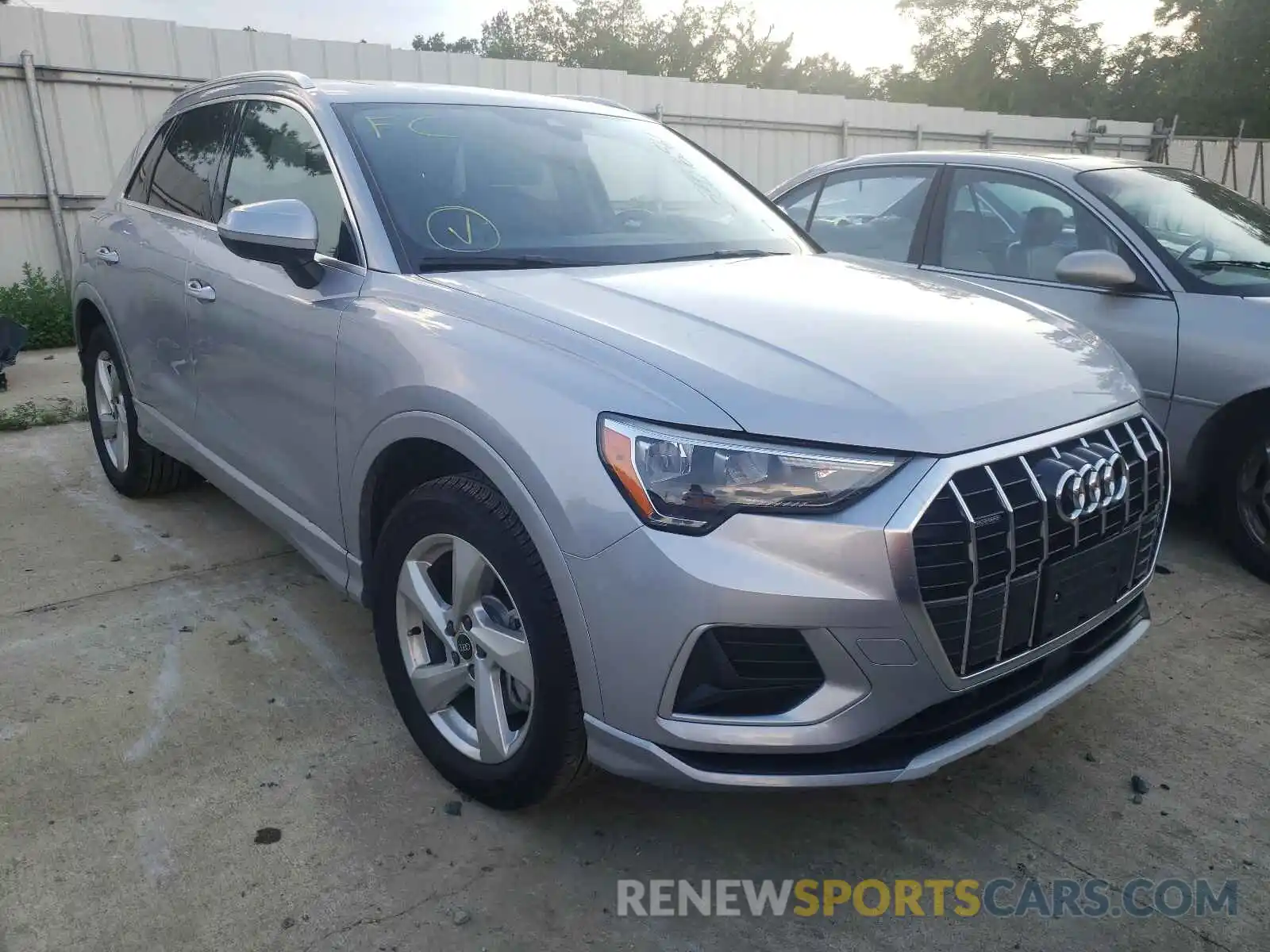 1 Photograph of a damaged car WA1AUCF35M1129647 AUDI Q3 2021