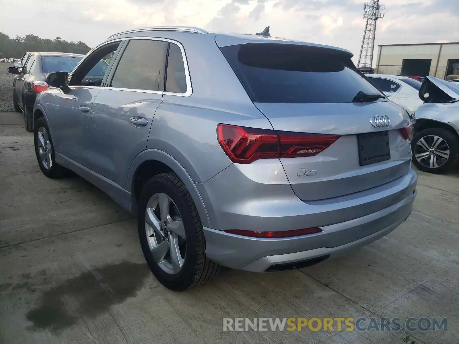 3 Photograph of a damaged car WA1AUCF35M1129647 AUDI Q3 2021