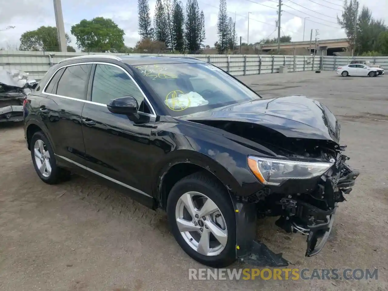 1 Photograph of a damaged car WA1AUCF35M1132788 AUDI Q3 2021