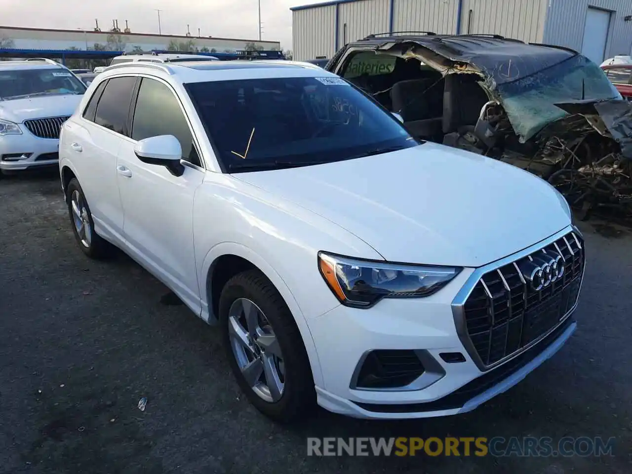 1 Photograph of a damaged car WA1AUCF36M1068082 AUDI Q3 2021