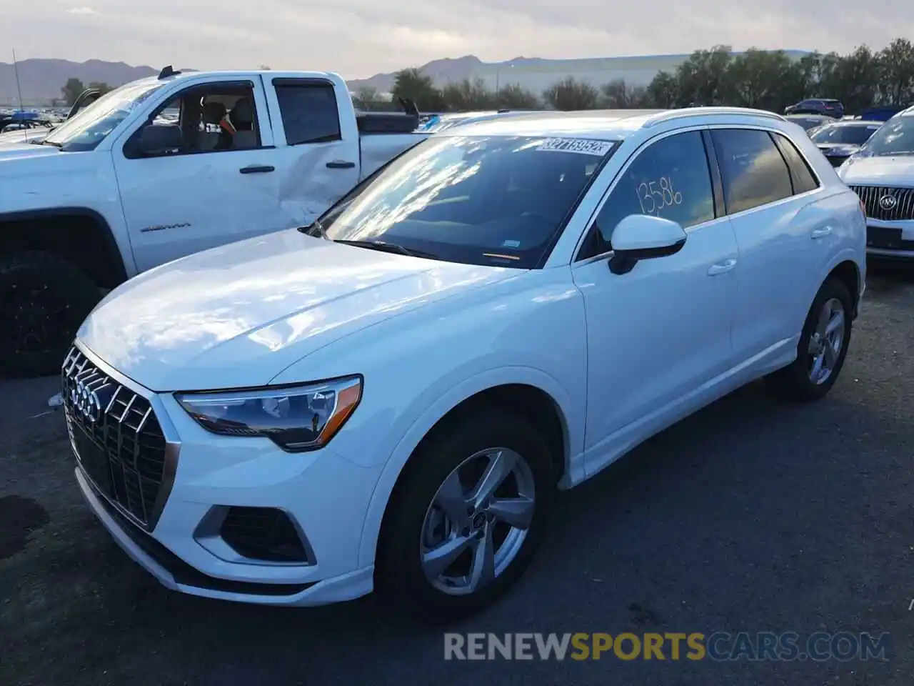 2 Photograph of a damaged car WA1AUCF36M1068082 AUDI Q3 2021