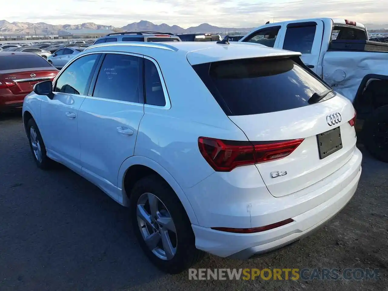 3 Photograph of a damaged car WA1AUCF36M1068082 AUDI Q3 2021