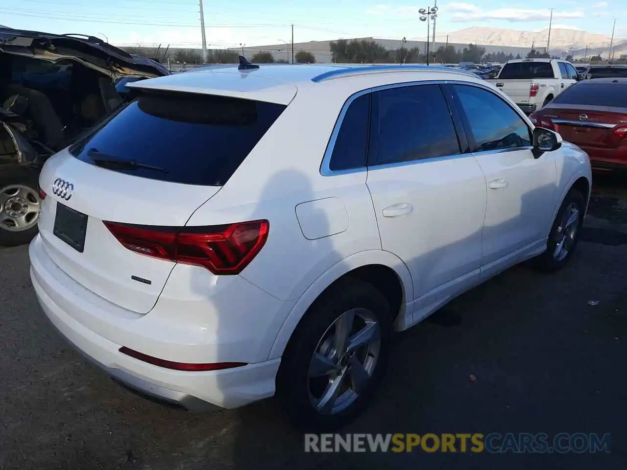 4 Photograph of a damaged car WA1AUCF36M1068082 AUDI Q3 2021