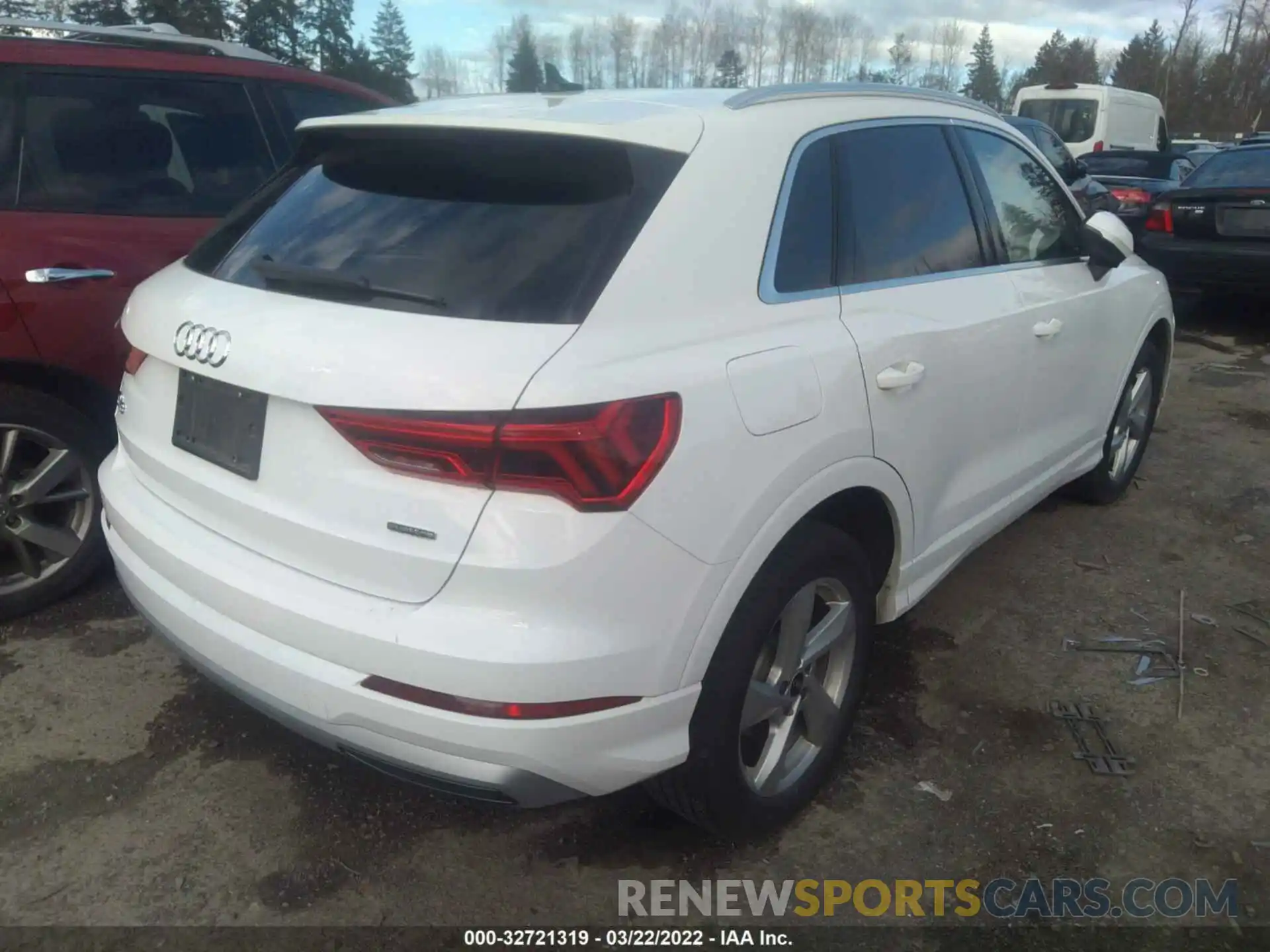 4 Photograph of a damaged car WA1AUCF36M1096089 AUDI Q3 2021