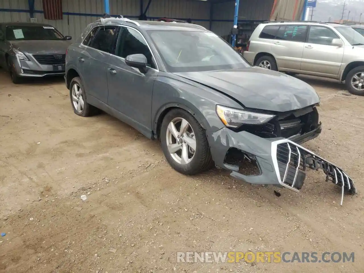 1 Photograph of a damaged car WA1AUCF36M1136798 AUDI Q3 2021