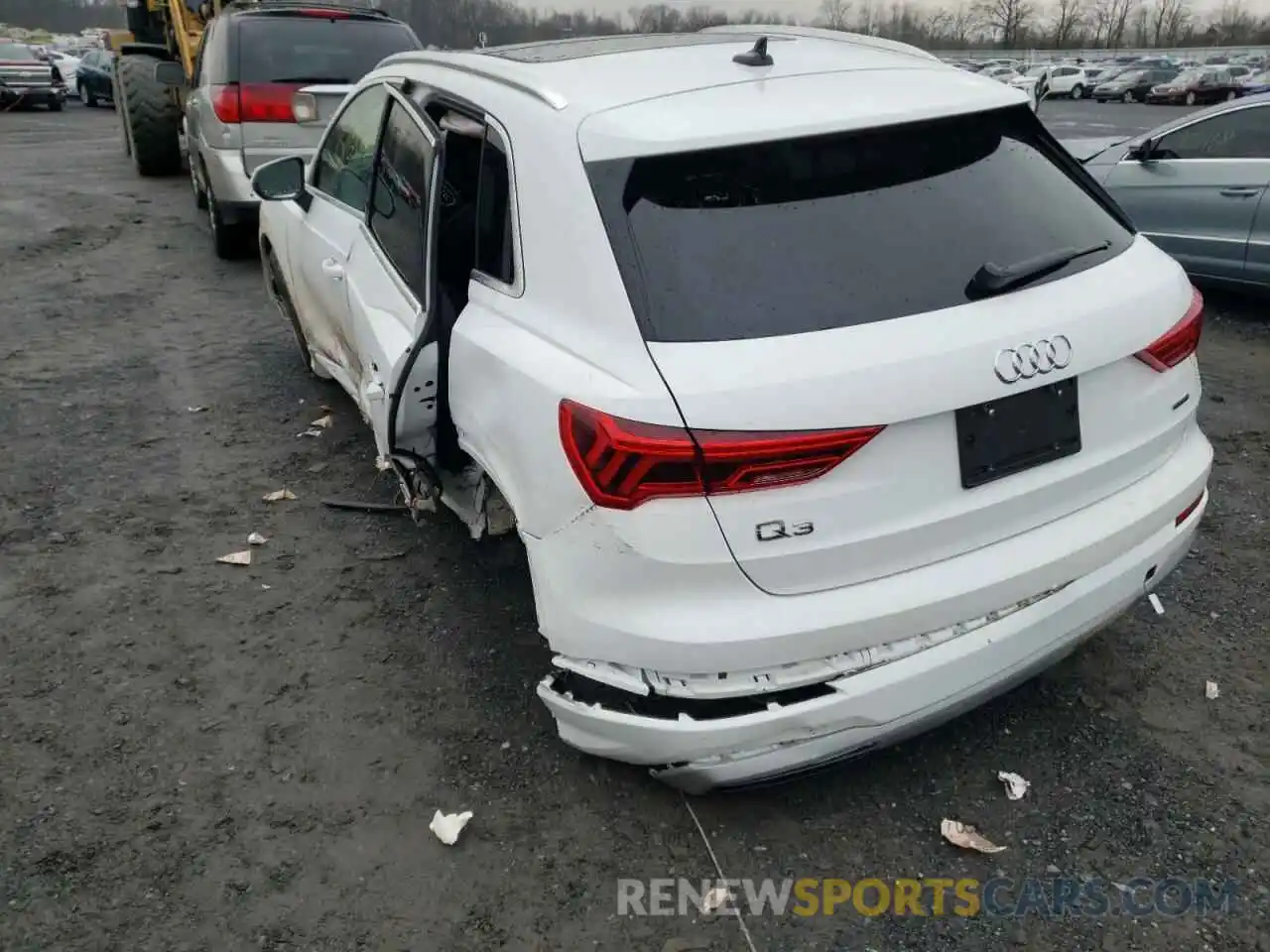 3 Photograph of a damaged car WA1AUCF37M1060993 AUDI Q3 2021