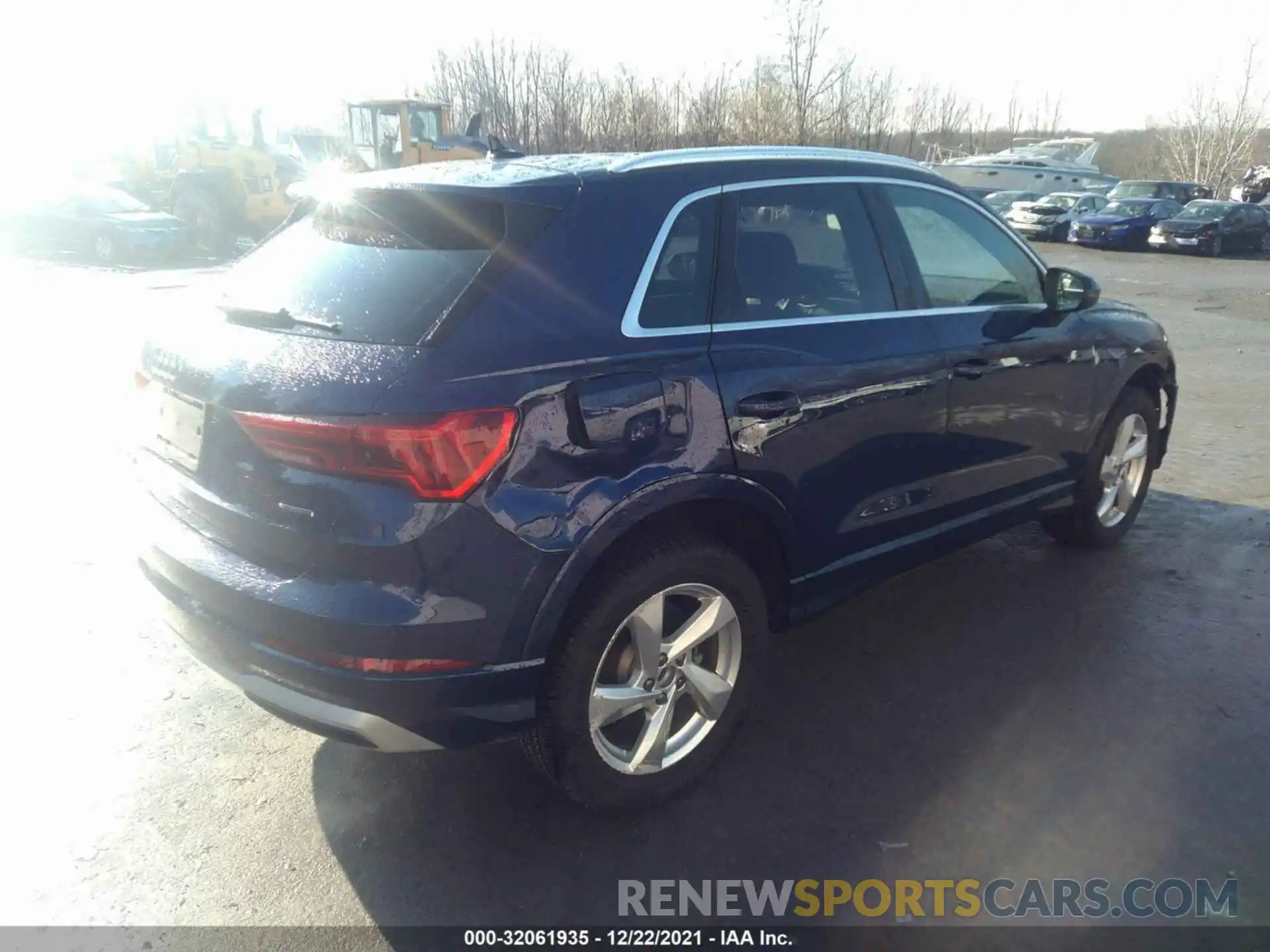 4 Photograph of a damaged car WA1AUCF37M1064915 AUDI Q3 2021