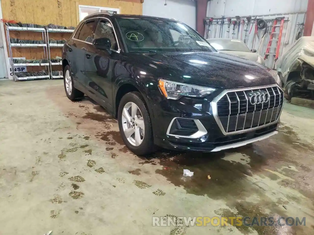 1 Photograph of a damaged car WA1AUCF37M1095193 AUDI Q3 2021