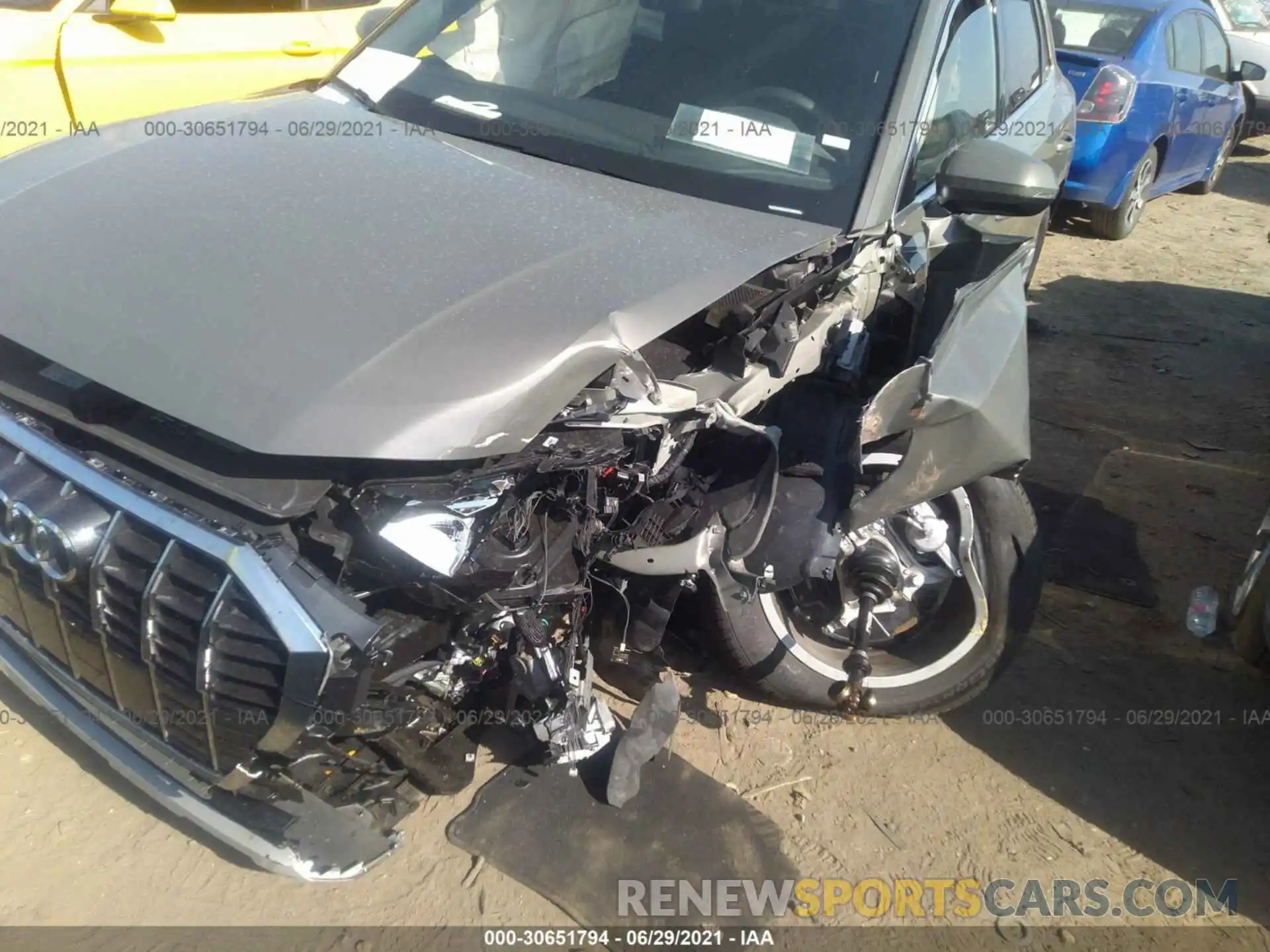 6 Photograph of a damaged car WA1AUCF38M1103835 AUDI Q3 2021