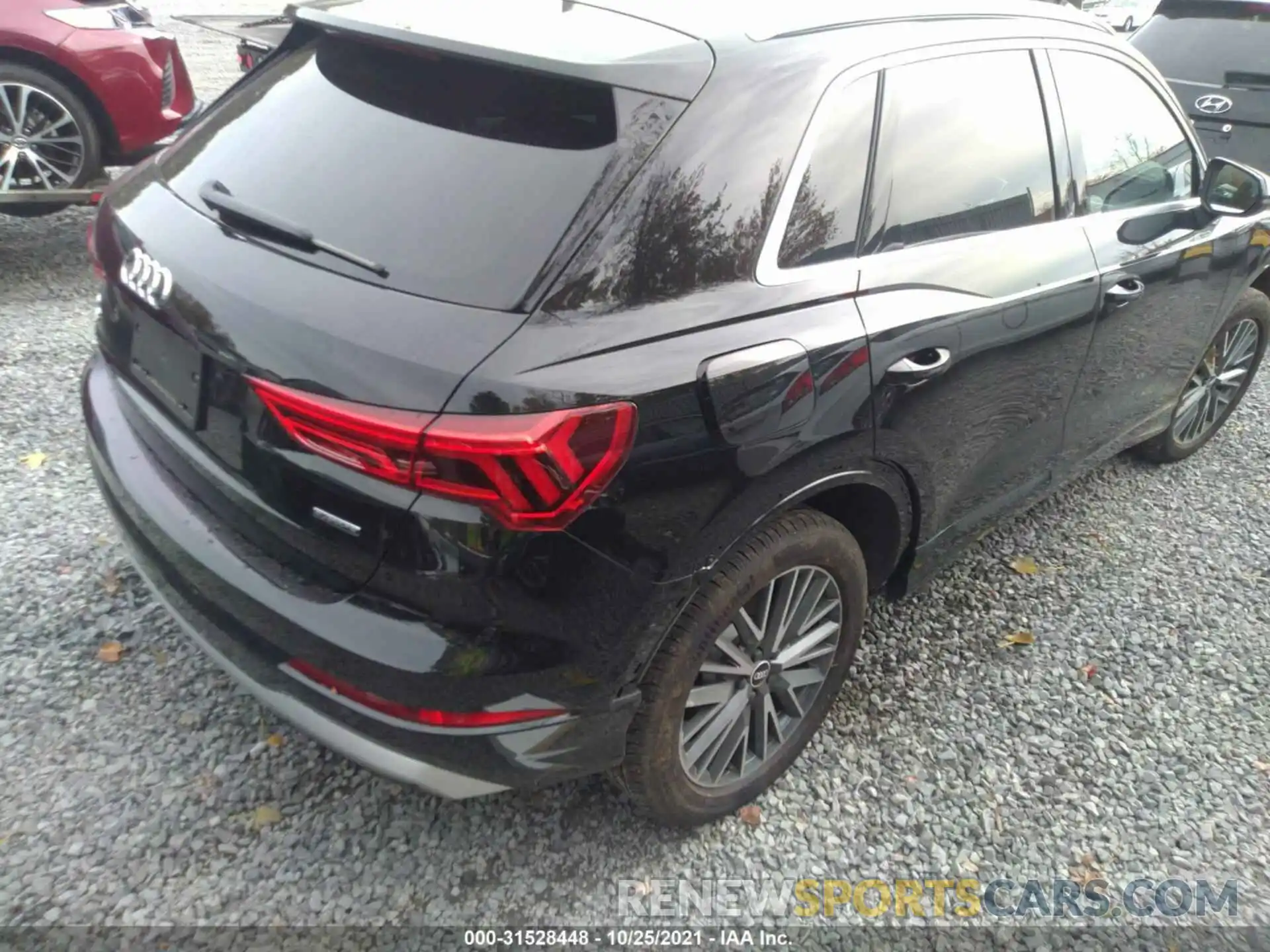 2 Photograph of a damaged car WA1AUCF38M1108940 AUDI Q3 2021