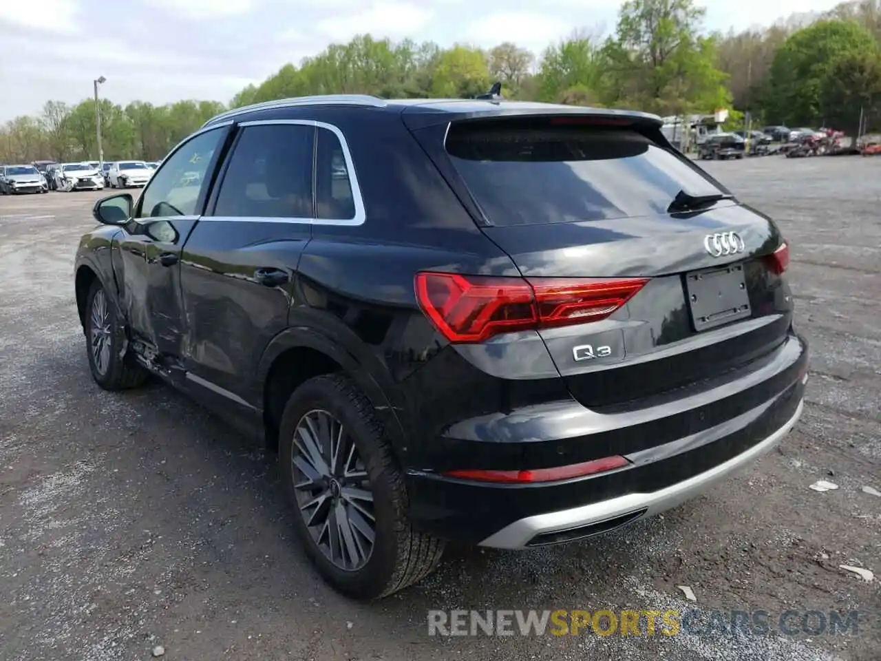 3 Photograph of a damaged car WA1AUCF38M1109814 AUDI Q3 2021