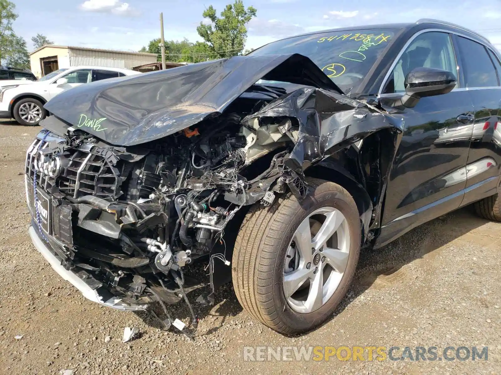 9 Photograph of a damaged car WA1AUCF38M1119050 AUDI Q3 2021