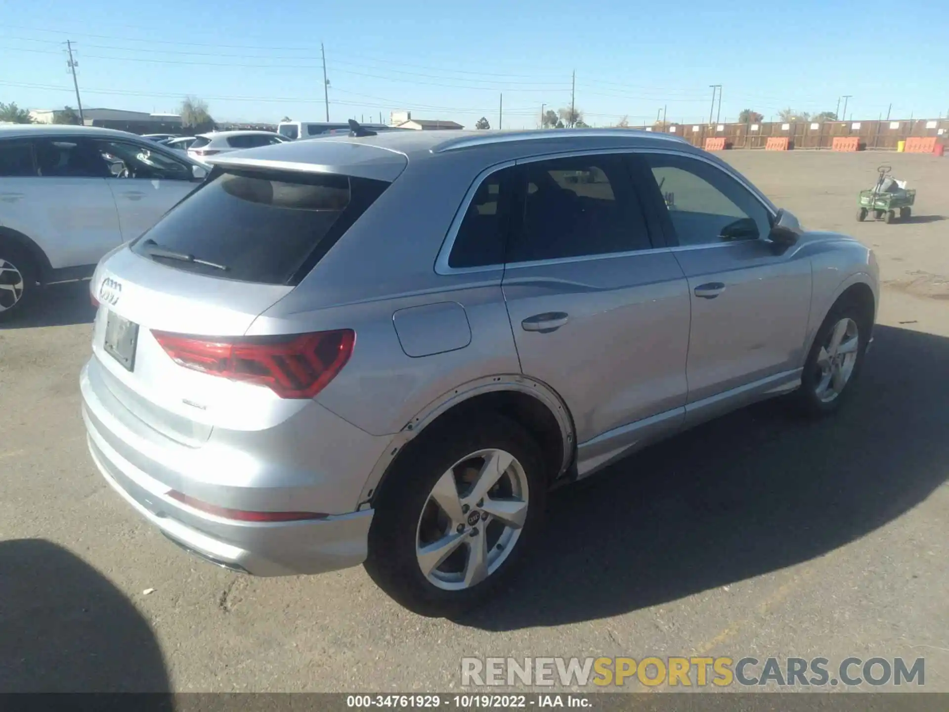 4 Photograph of a damaged car WA1AUCF38M1126676 AUDI Q3 2021