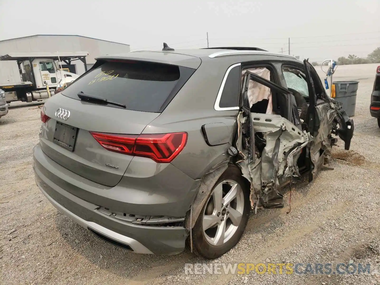 4 Photograph of a damaged car WA1AUCF39M1062289 AUDI Q3 2021