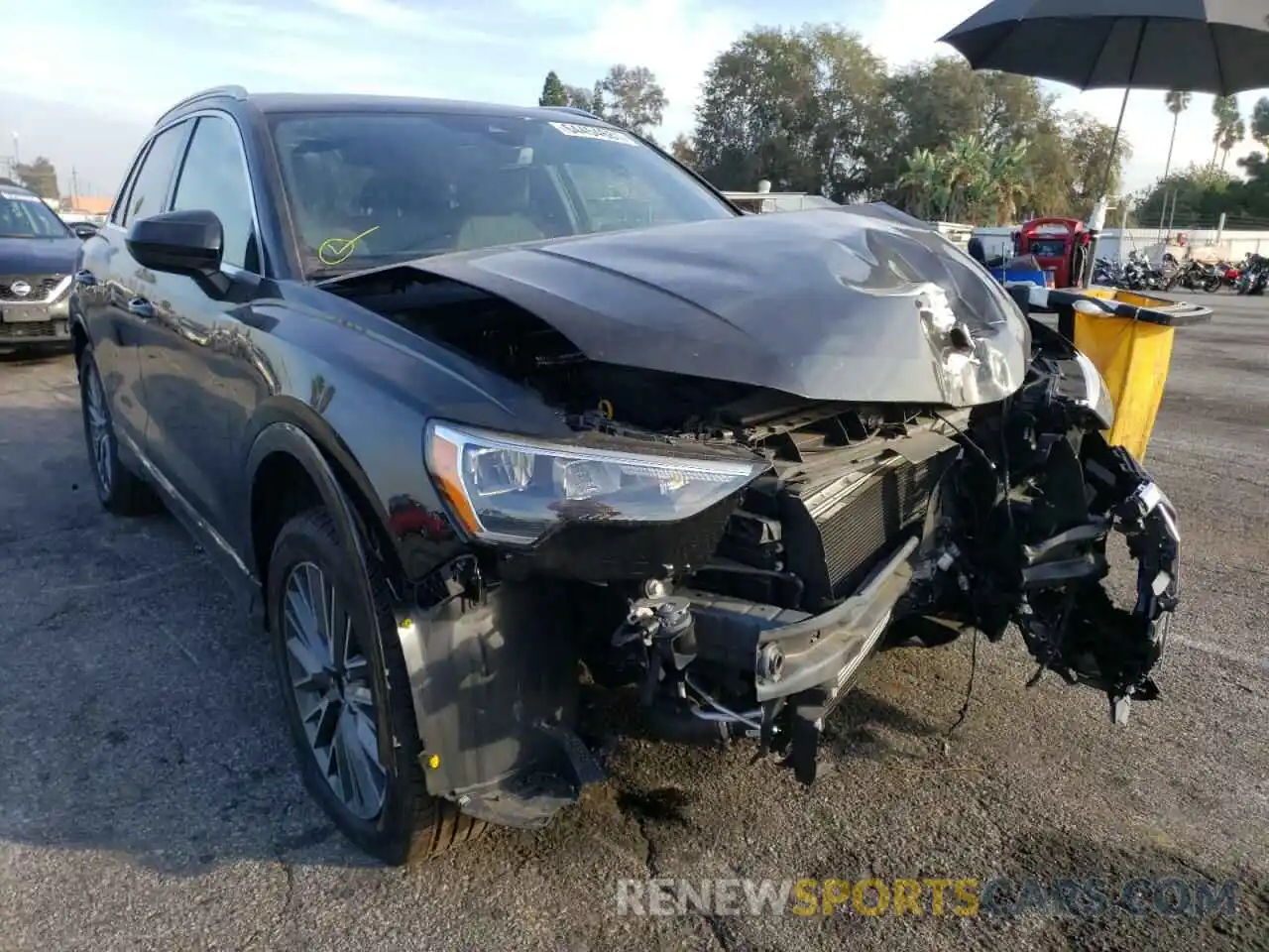 1 Photograph of a damaged car WA1AUCF39M1082817 AUDI Q3 2021